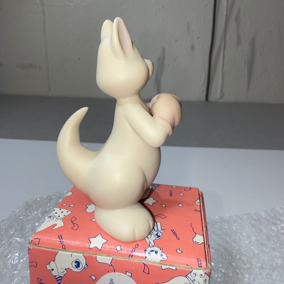 VTG Precious Moments Put A Little Punch In Your Birthday Kangaroo Figurine 1993 - Picture 4 of 9